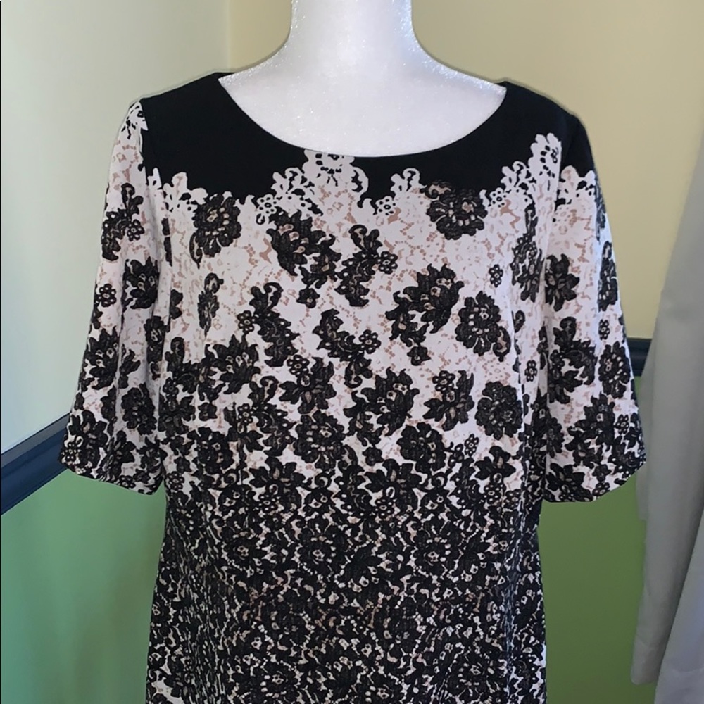 EUC Adrianna Papell Floral Dress - Picture 2 of 5